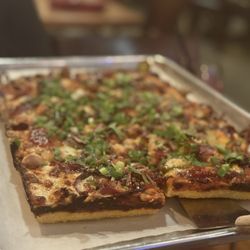 The Star on Grand - Bbq chicken pizza