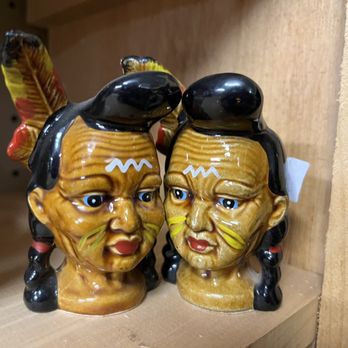 Fleetwood Antique Mall - Salt and pepper - Antiques Near Me - Fleetwood, Pennsylvania Fleetwood Antique Mall - Salt and pepper - Antiques Near Me - Fleetwood, Pennsylvania