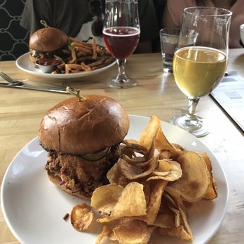 Briar Common Brewery + Eatery - Fried Chicken Sandwich with a Das Bueno - New American Near Me - Denver, Colorado Briar Common Brewery + Eatery - Fried Chicken Sandwich with a Das Bueno - New American Near Me - Denver, Colorado