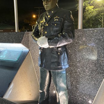 Sheriff's Fallen Heroes Memorial - Landmarks & Historical Buildings Near Me - Tampa, Florida Sheriff's Fallen Heroes Memorial - Landmarks & Historical Buildings Near Me - Tampa, Florida