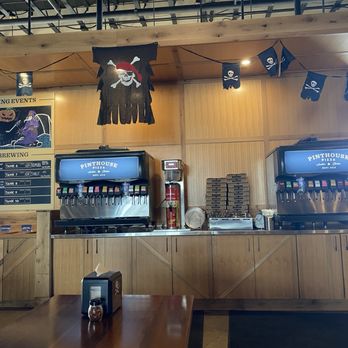 Pinthouse Pizza - Beverage Area - Brewpubs Near Me - Round Rock, Texas