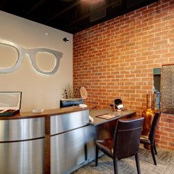Alpine Vision - Front Desk