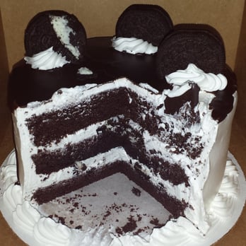 Bakery On 3rd Cafe - Oreo cake. - Desserts Near Me - New York, New York