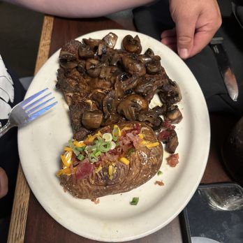 Cool Hand Luke's - Porterhouse (20 Oz) - Steakhouses Near Me - Santa Maria, California Cool Hand Luke's - Porterhouse (20 Oz) - Steakhouses Near Me - Santa Maria, California