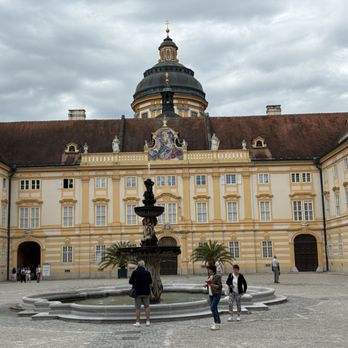 Stift Melk - The abbey's courtyard - Landmarks & Historical Buildings Near Me - Melk, 3