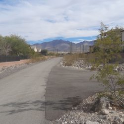 Aventura Park - An Inspirada walking trail leading into Aventura Park.