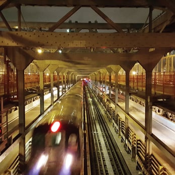 Williamsburg Bridge - Train coming choo choo - Landmarks & Historical Buildings Near Me