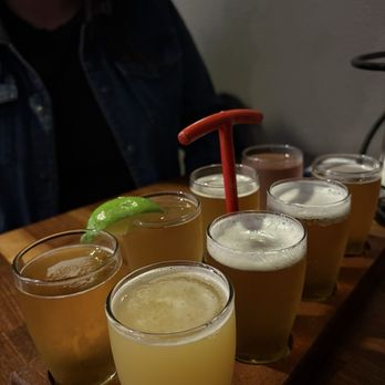Oggi's - Beer Flight, the Bien Fría Mexican Lager and Duck Dive Hefeweizen were my favorites - Breweries Near Me - Garden Grove, California Oggi's - Beer Flight, the Bien Fría Mexican Lager and Duck Dive Hefeweizen were my favorites - Breweries Near Me - Garden Grove, California
