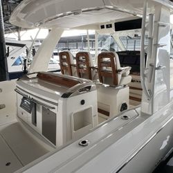 Boston Whaler - Teak Package