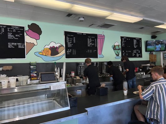 Vic’s Ice Cream by null