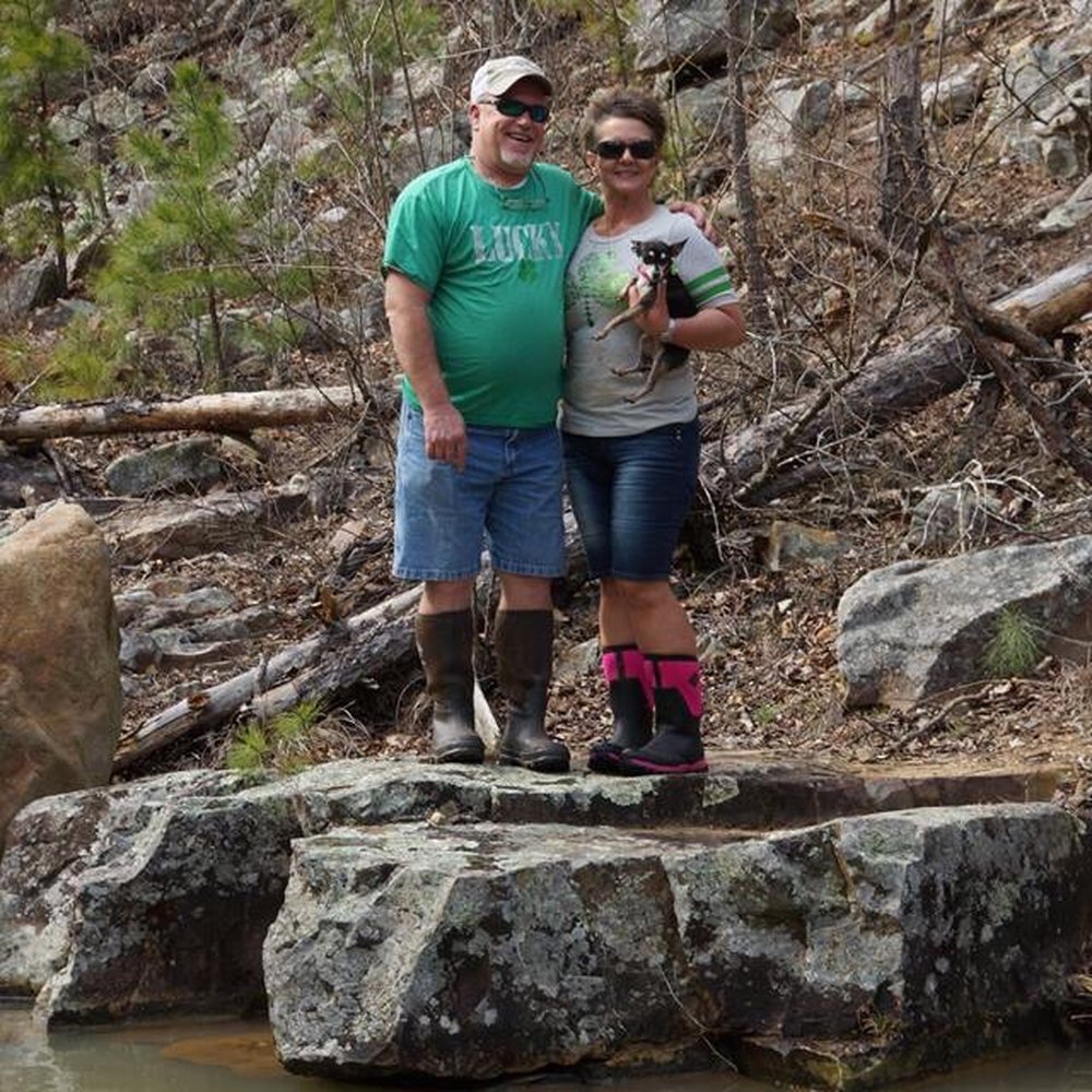 Petco - After a weekend of trail riding, Mary gets Fatgirl cleaned up and looking prissy again. - Pet Training Near Me - Hot Springs, Arkansas