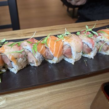 Dau Sushi - Chefs choice roll - Sushi Bars Near Me - Leander, Texas