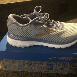 Brooks stability GTS XX. So comfortable! Brooks stability GTS XX. So comfortable!