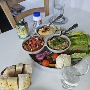 Mandolin Aegean Bistro - Mediterranean Near Me - Miami, Florida