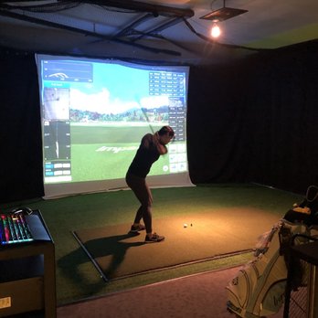 Paramount Golf - My bad golf swing - Virtual Reality Centers Near Me - Toronto, Ontario