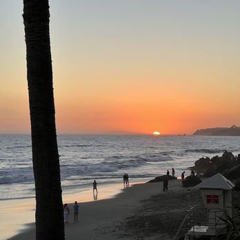 Capri Laguna - Patio area - Hotels Near Me - Laguna Beach, California