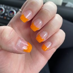The sloppiest "French tip" I've ever seen.
