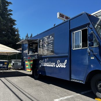 Hawaiian Soul - The food truck and covered outdoor seating area - Food Trucks Near Me - Vancouver, Washington Hawaiian Soul - The food truck and covered outdoor seating area - Food Trucks Near Me - Vancouver, Washington