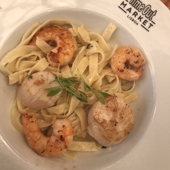 Time Out Market - Scallop, shrimp pasta - Public Markets Near Me - Lisbon, 11