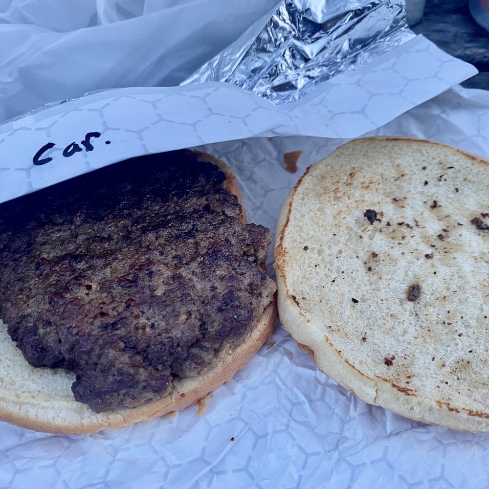 NOT a Carolina burger (what I ordered) NOT a Carolina burger (what I ordered)