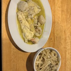 Rose's Old World Restaurant & Pizzeria - Seafood broil