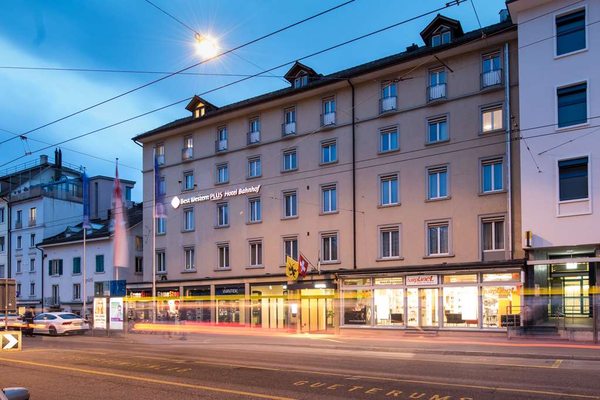 Hotel Bahnhof by null