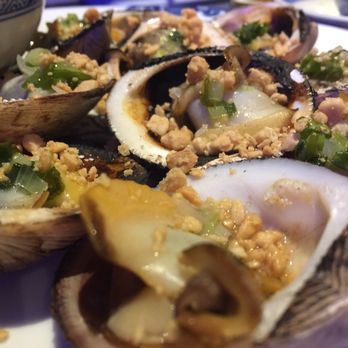 Thiên Long - Bbq clams with lime, garlic, peanuts, black pepper and cane sugar - Vietnamese Near Me - Brussels, BRU