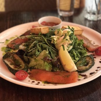 Lézard Café - Salad with burrata, bread, zucchini, salmon, tomato. - Cafes Near Me - Paris, 75 Lézard Café - Salad with burrata, bread, zucchini, salmon, tomato. - Cafes Near Me - Paris, 75