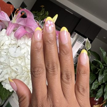 Phoenix Nails Spa - Builder gel with French tip and flower design - Nail Salons Near Me - Portland, Oregon
