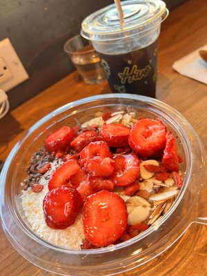 The Hive Superfood Eats & Organic Cafe - Santa Monica by null