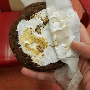 Schmackary's - Rocky road - Desserts Near Me - New York, New York