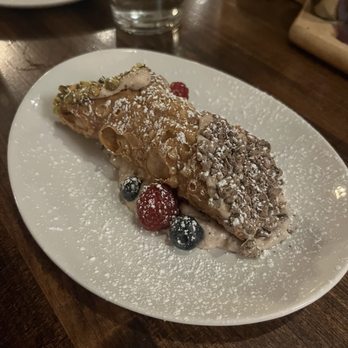 Enzo’s Bistro & Bar - Cannoli - Italian Near Me - Issaquah, Washington Enzo’s Bistro & Bar - Cannoli - Italian Near Me - Issaquah, Washington