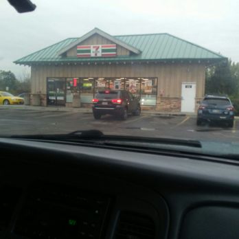 7-Eleven - a view of a convenience store from inside a car - Convenience Stores Near Me - Littleton, Colorado