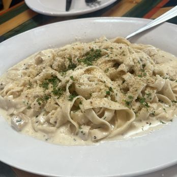 Zoli's NY Pizza - Chicken Alfredo - Pizza Near Me - Addison, Texas Zoli's NY Pizza - Chicken Alfredo - Pizza Near Me - Addison, Texas