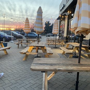 Atlas Chicken - Outdoor eating area in front - Chicken Shop Near Me - Bartlett, Illinois