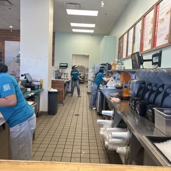 Tropical Smoothie Cafe - Crew - Juice Bars & Smoothies Near Me - Columbia, Missouri