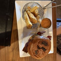 Hamburger and fries! Hamburger and fries!