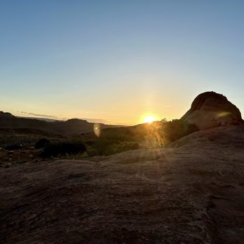 High Point Hummer and ATV - Sunset Off Roading! - Tours Near Me - Moab, Utah