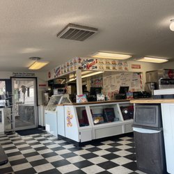 Ronnie D's Drive-In - Front counter