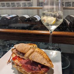 La Jamoneria Sarmiento