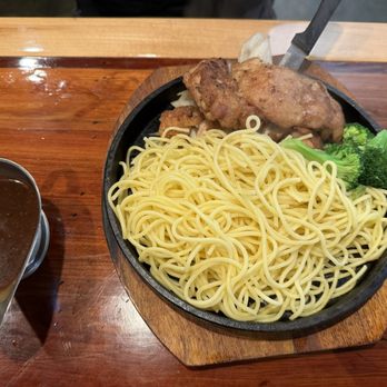 Tim's Kitchen - Chicken Steak with Black Pepper Over Rice - Asian Fusion Near Me - Davis, California