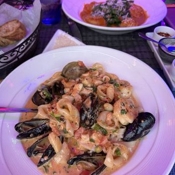 Mele Bistro - Seafood fettuccine with pink sauce - French Near Me - Arlington, Virginia