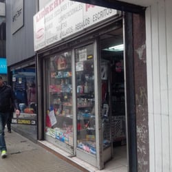 Librería Brac - Si salen por el Metro Manuel Montt, está es una de los primeros locales que verán
