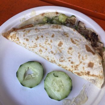 Taqueria al Pastor - Quesadilla de Pollo / Chicken quesadilla - Tacos Near Me - Brooklyn, New York Taqueria al Pastor - Quesadilla de Pollo / Chicken quesadilla - Tacos Near Me - Brooklyn, New York