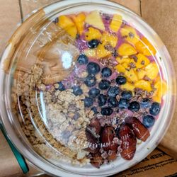 Green Eats Kitchen & Juice Bar - Smoothie bowl