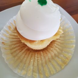 Key lime cupcake.