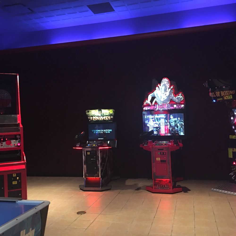 Cinemark - Paducah - Game room - Cinema Near Me - Paducah, Kentucky