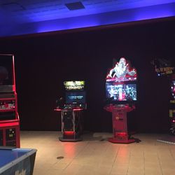 Cinemark - Paducah - Game room
