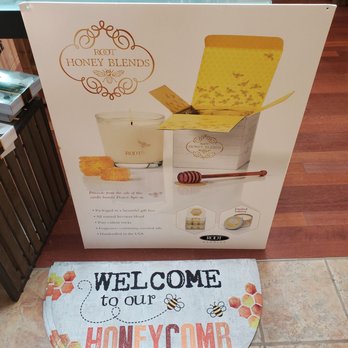 Root Candles At West Liberty - Drizzling Honey - Candle Stores Near Me - Medina, Ohio