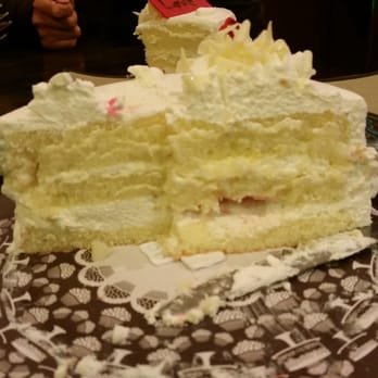 Tous Les Jours - cloud cake... where are the strawberries? - Bakeries Near Me - Dublin, California Tous Les Jours - cloud cake... where are the strawberries? - Bakeries Near Me - Dublin, California